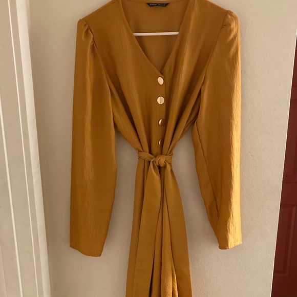 COPY - Asymmetrical Hem Line Mustard/Gold Size 8/10 (L) - Picture 3 of 10